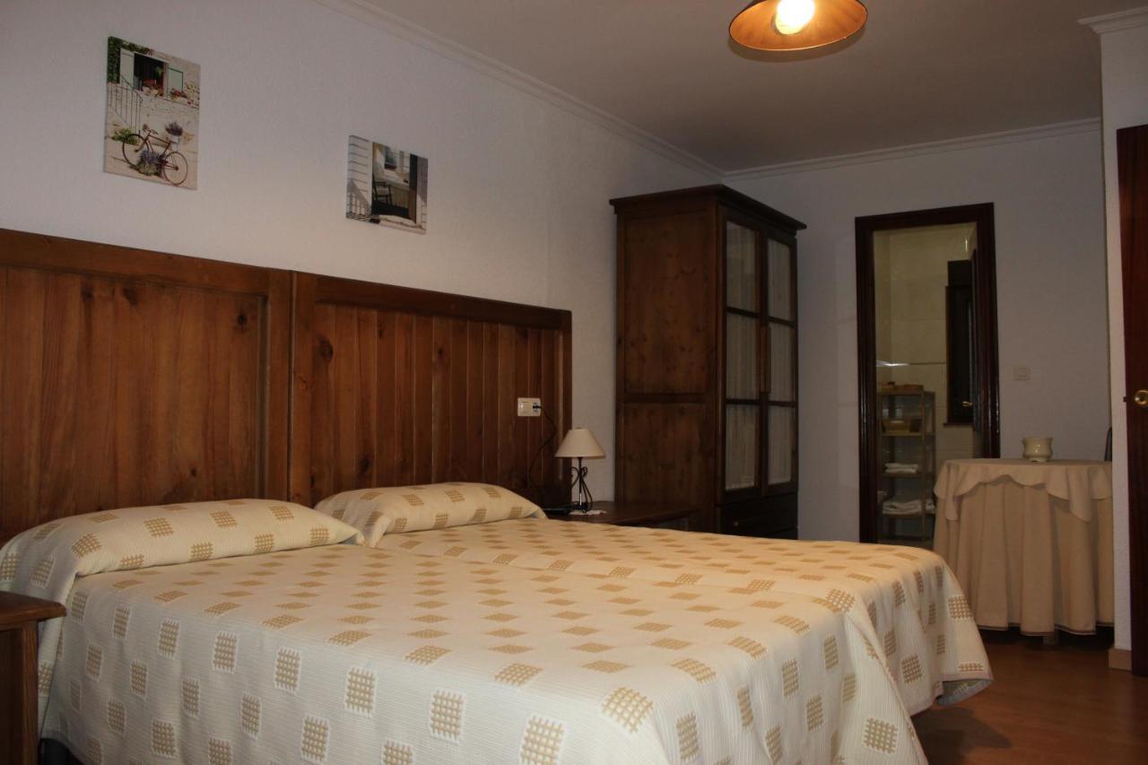 Hostal Monte Rio Hotell Trescares Eksteriør bilde